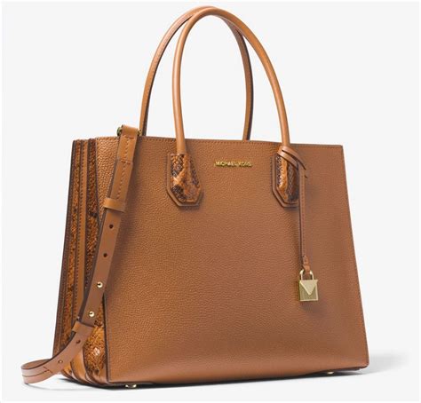 sac a main michael kors soldes|Michael Kors black satchel bag.